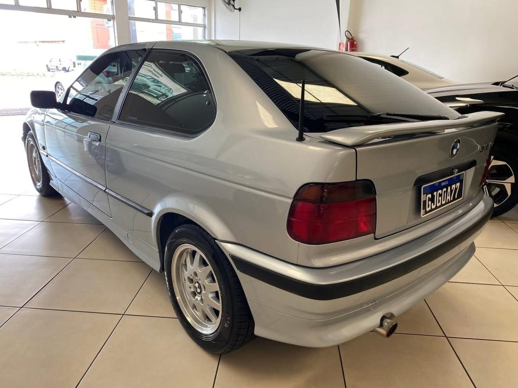 BMW 318I - Foto