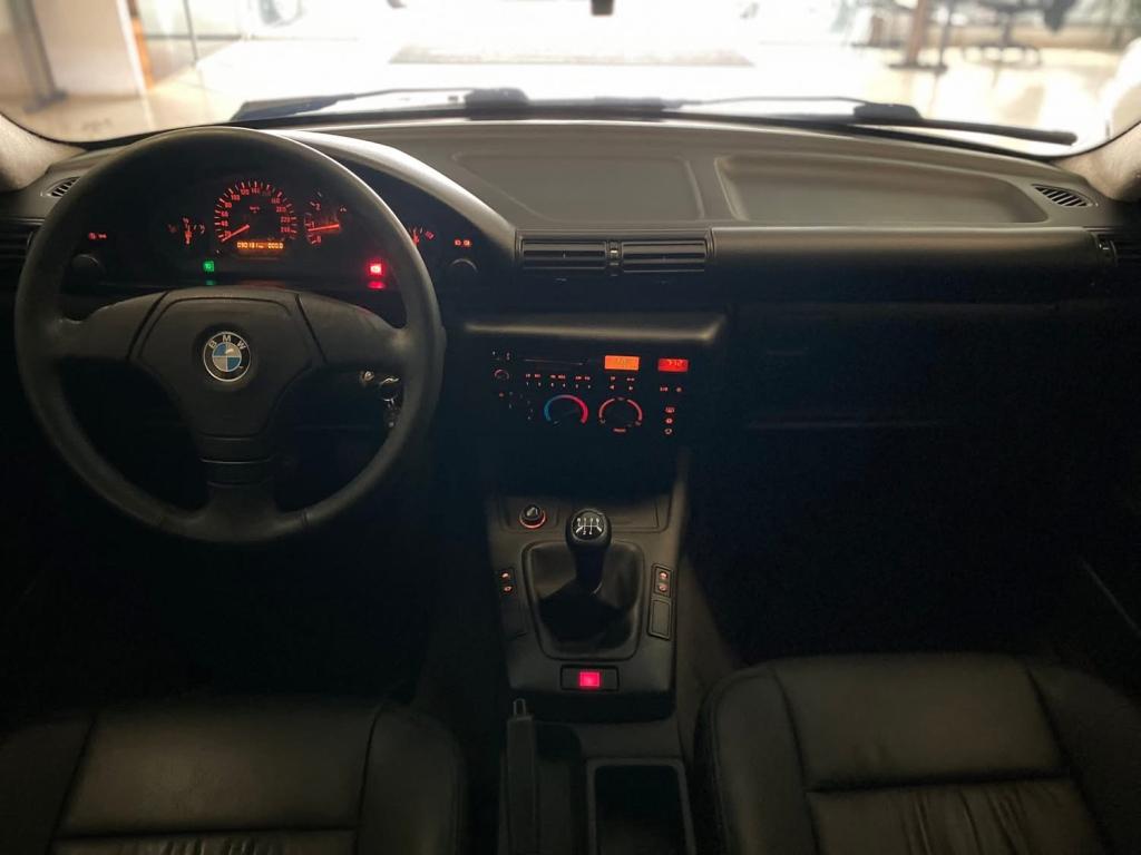 BMW 318I - Foto