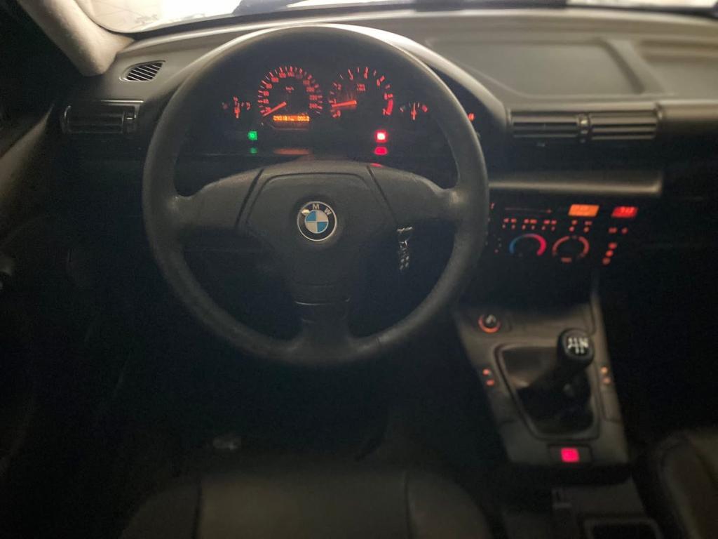 BMW 318I - Foto