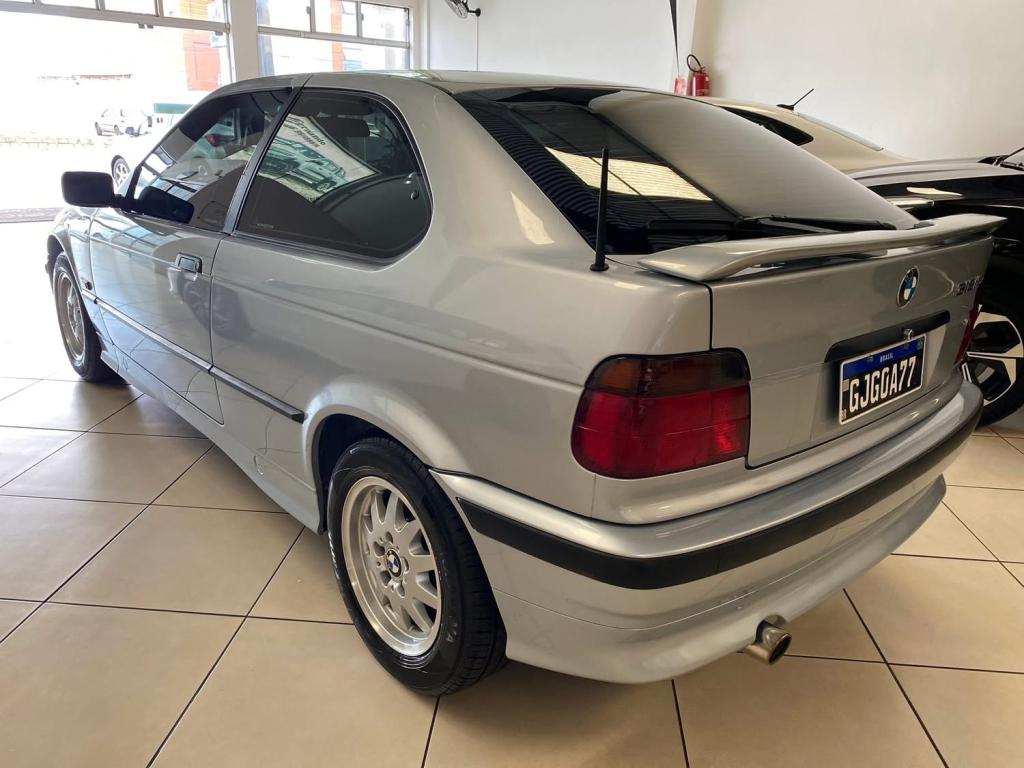 BMW 318I - Foto