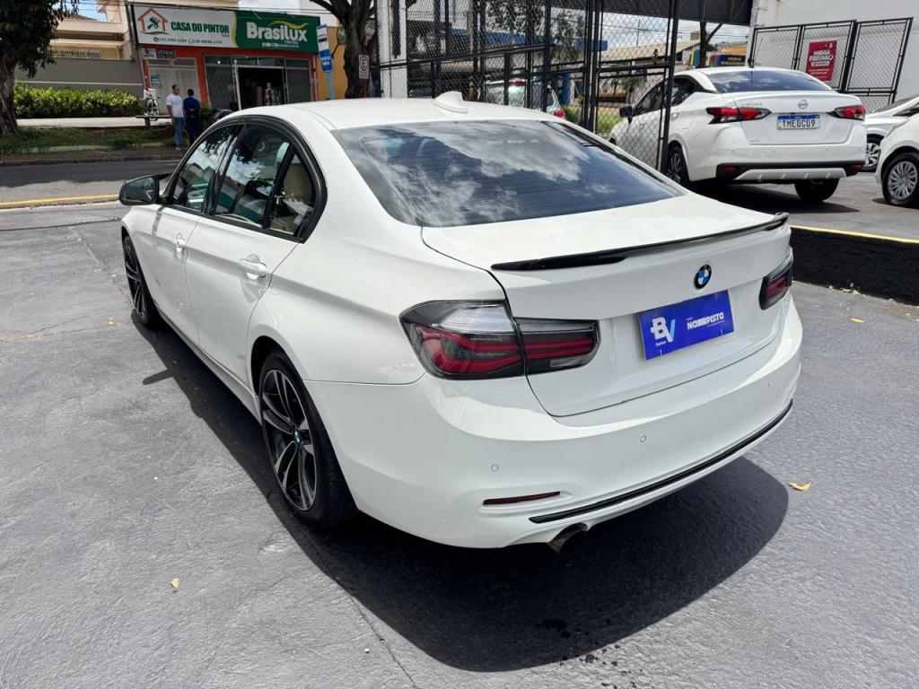BMW 320I - Foto