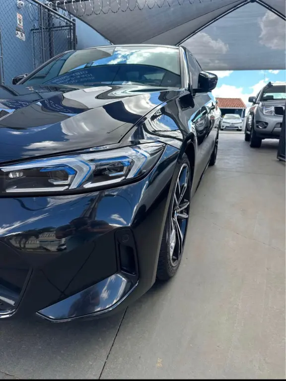 BMW 320I - Foto