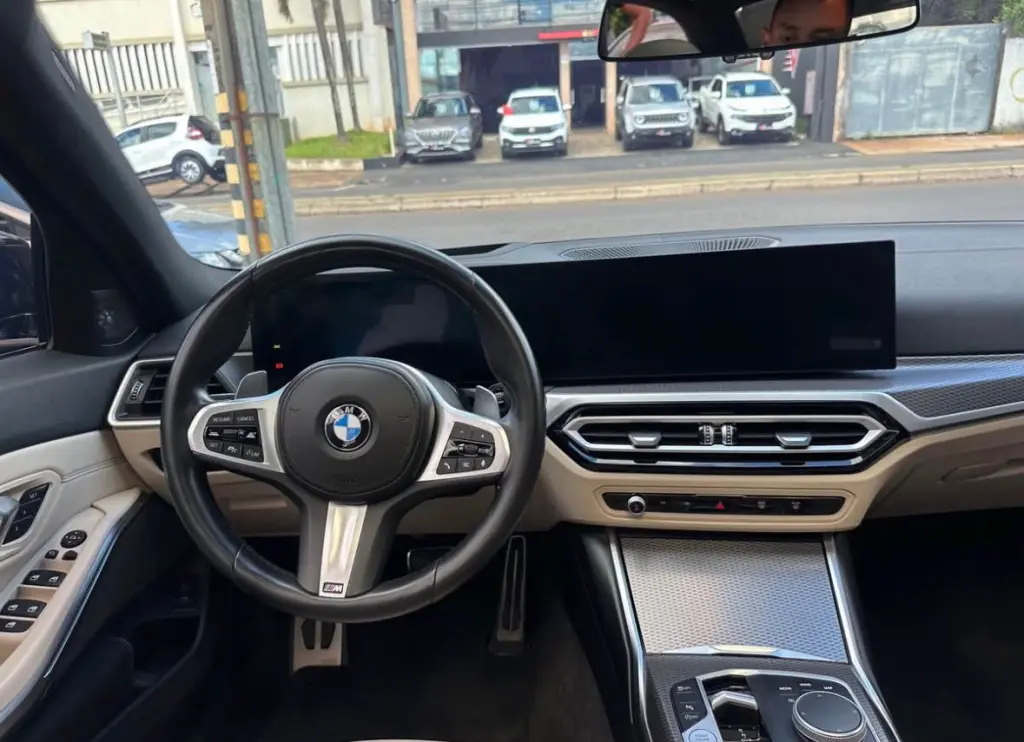 BMW 320I - Foto