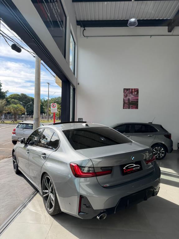 BMW 320I - Foto