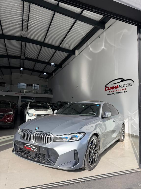 BMW 320I - Foto