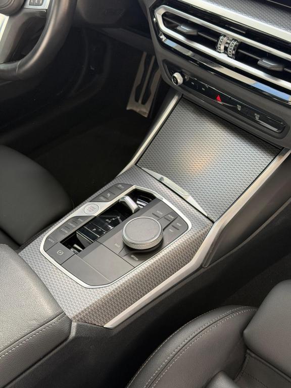 BMW 320I - Foto