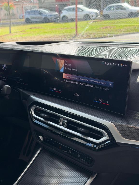 BMW 320I - Foto