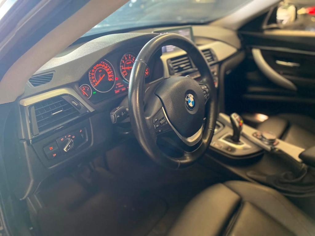 BMW 320I - Foto