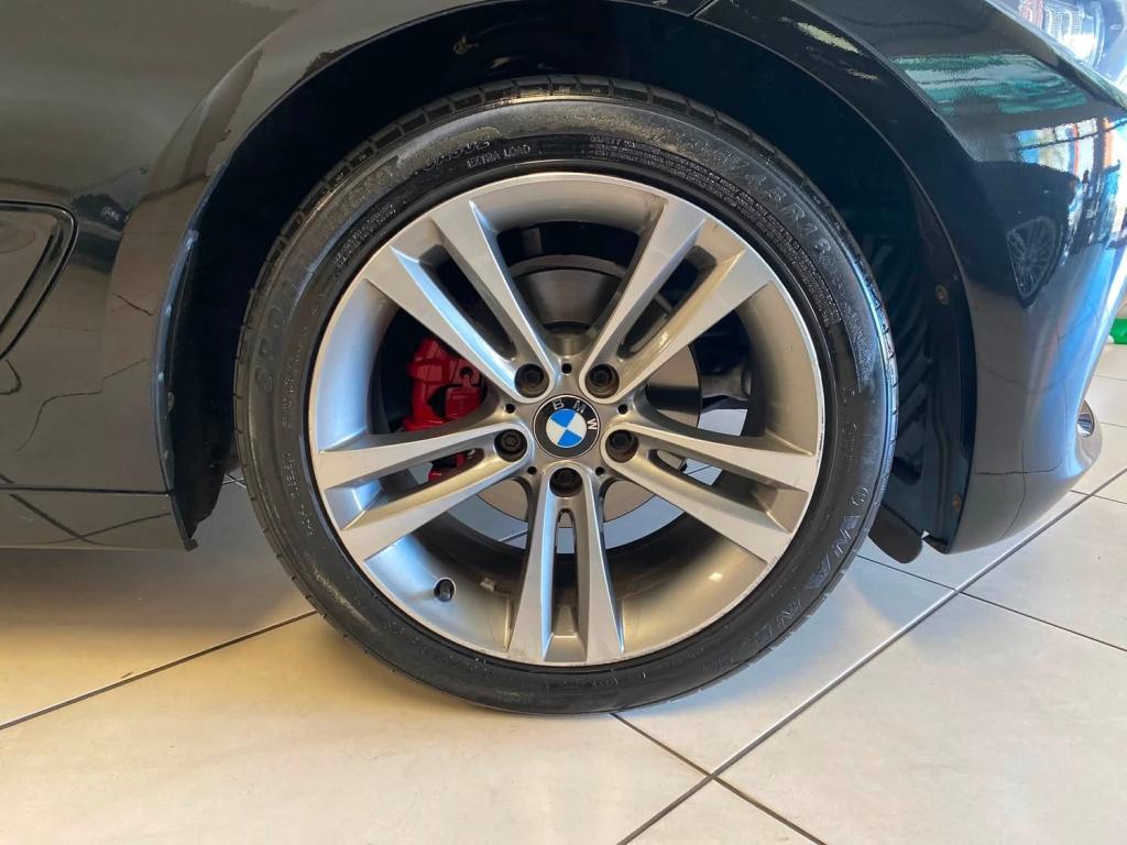 BMW 320I - Foto