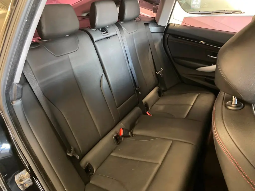 BMW 320I - Foto