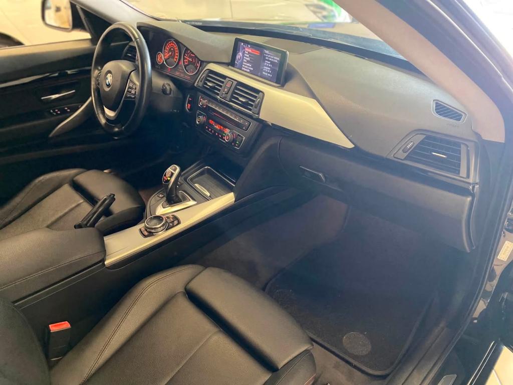 BMW 320I - Foto