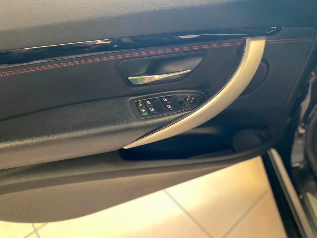 BMW 320I - Foto