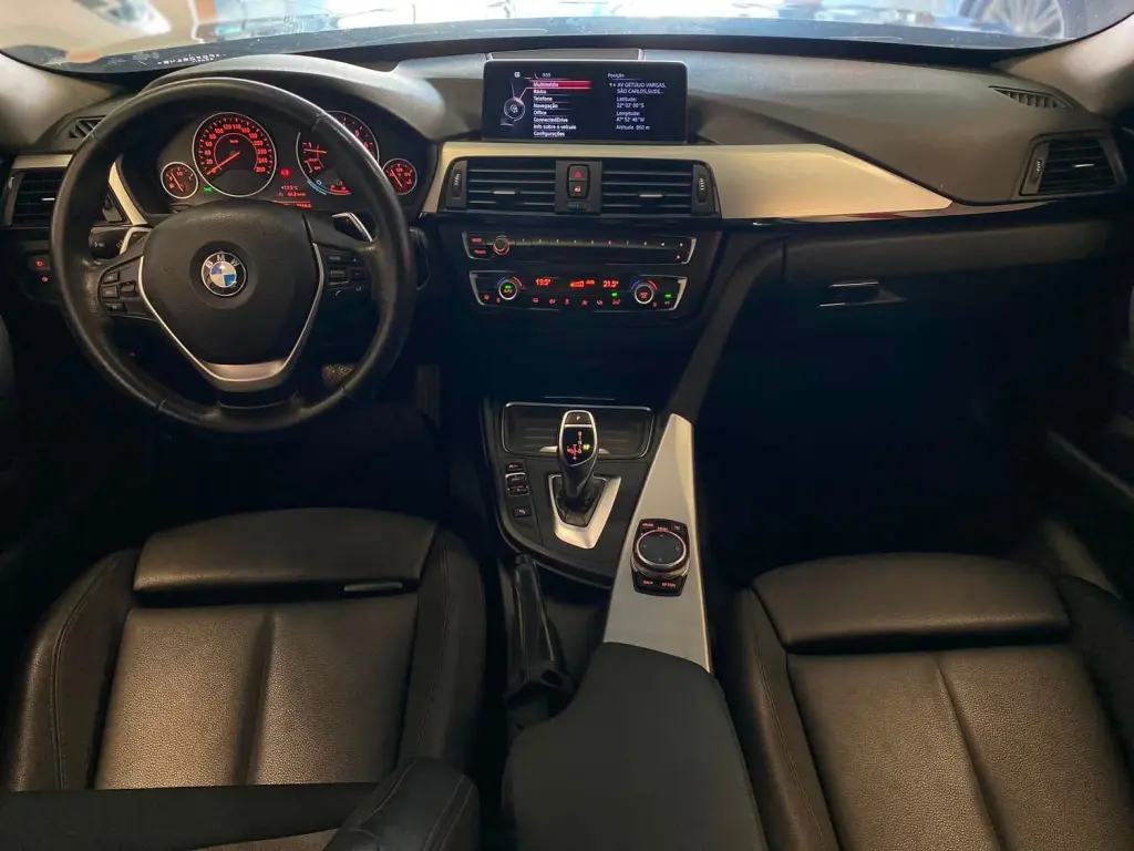 BMW 320I - Foto