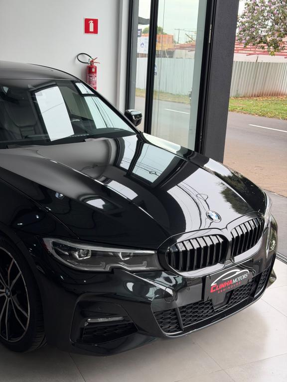 BMW 320I - Foto