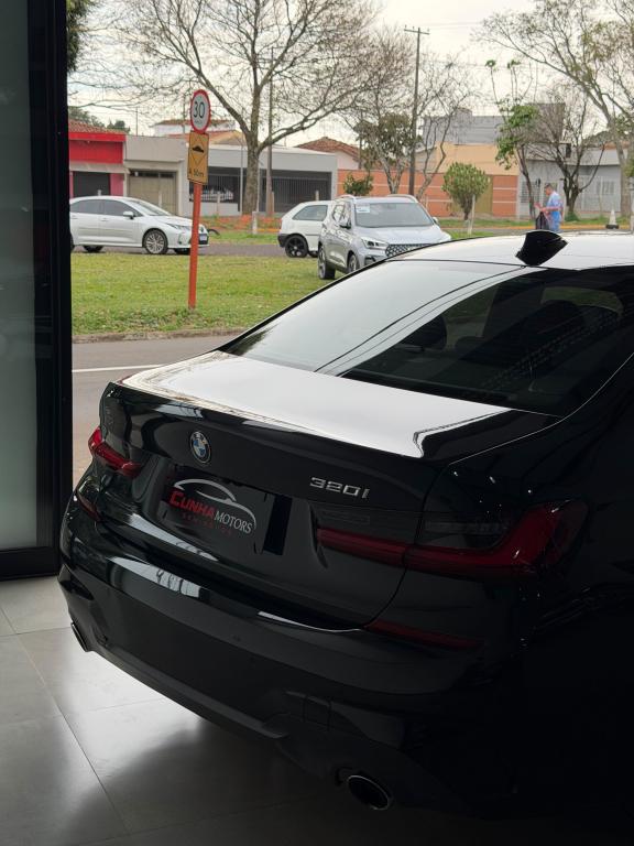 BMW 320I - Foto