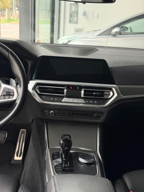 BMW 320I - Foto