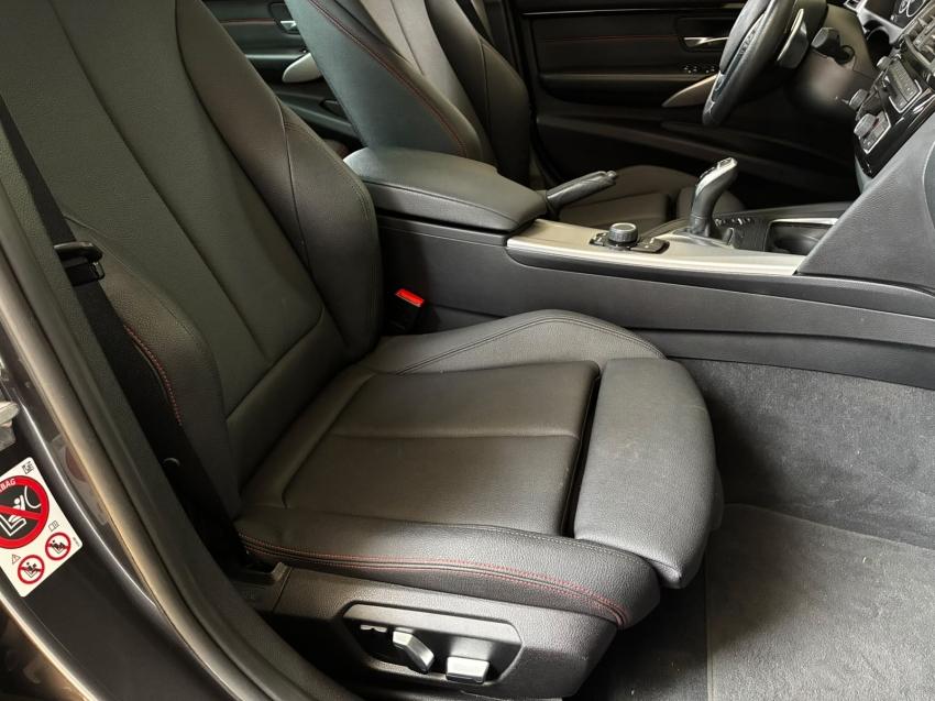 BMW 320I - Foto