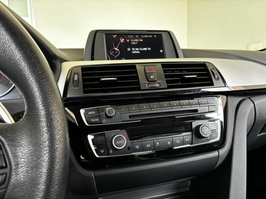 BMW 320I - Foto