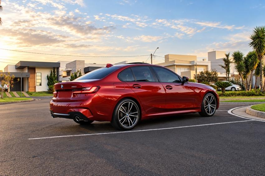 BMW 320I - Foto