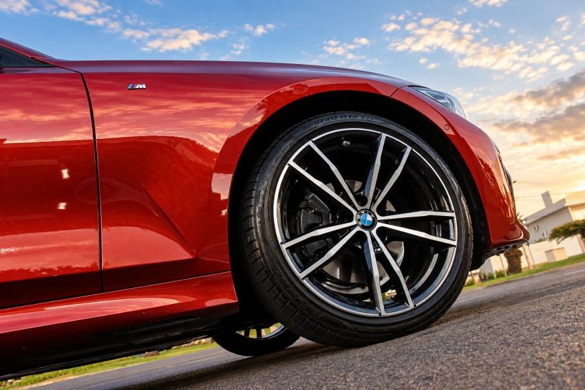 BMW 320I - Foto