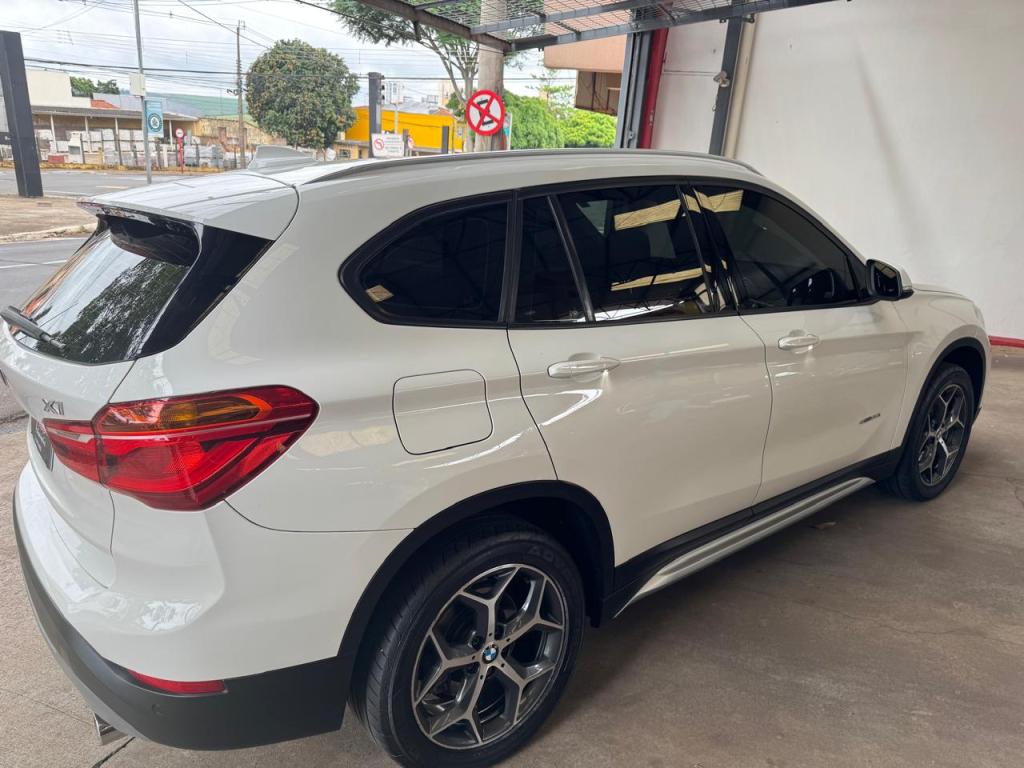 BMW X1 - Foto