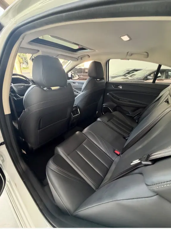 CHERY Arrizo 6 Pro - Foto