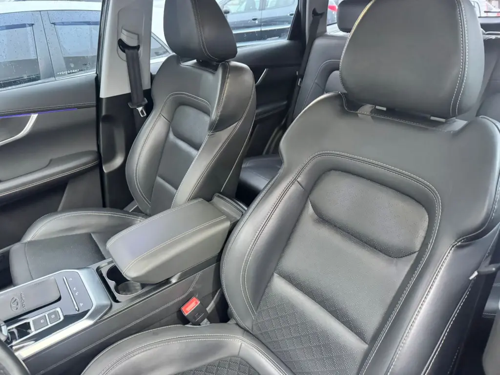 CHERY Tiggo 8 - Foto