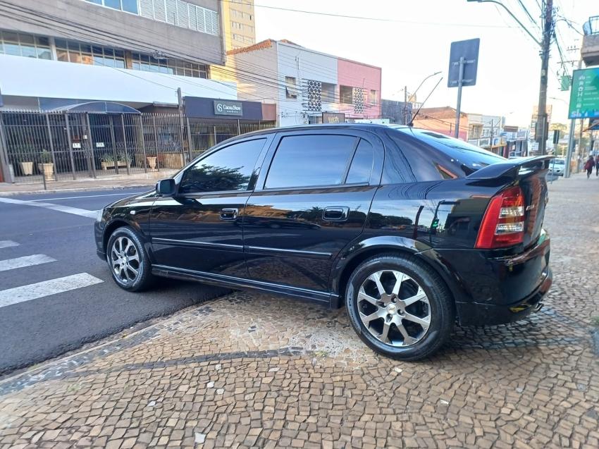 CHEVROLET Astra Hatch - Foto