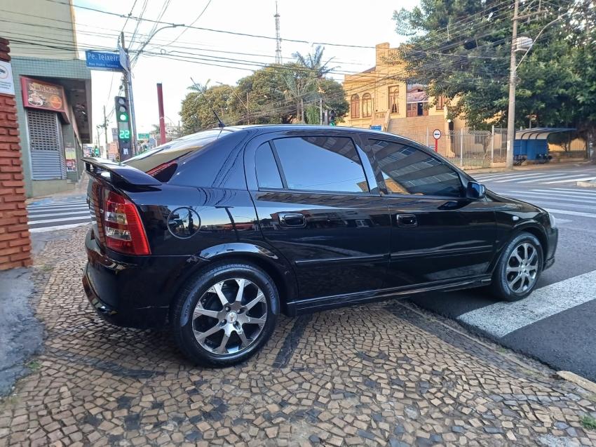 CHEVROLET Astra Hatch - Foto