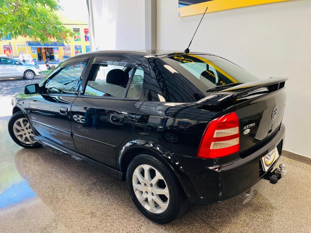 CHEVROLET Astra Hatch - Foto