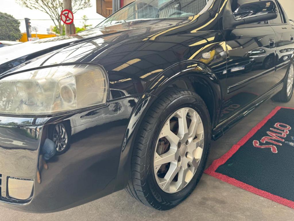 CHEVROLET Astra Hatch - Foto