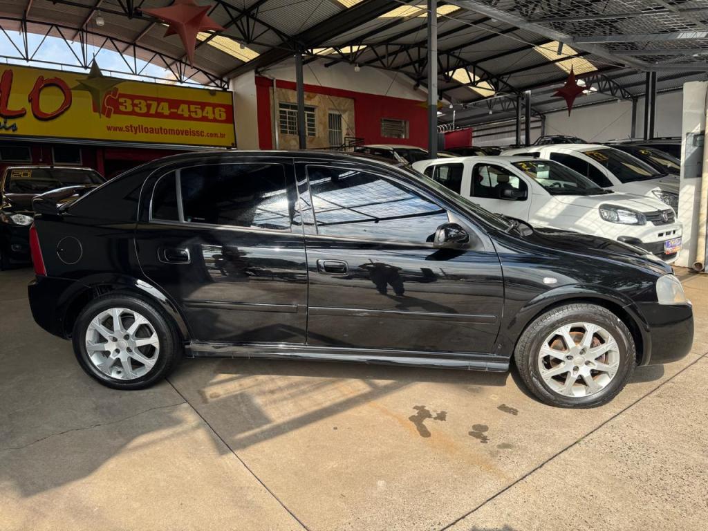 CHEVROLET Astra Hatch - Foto