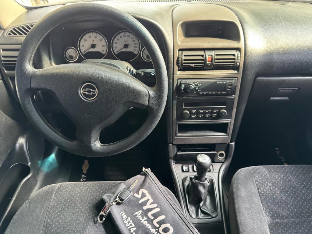 CHEVROLET Astra Hatch - Foto