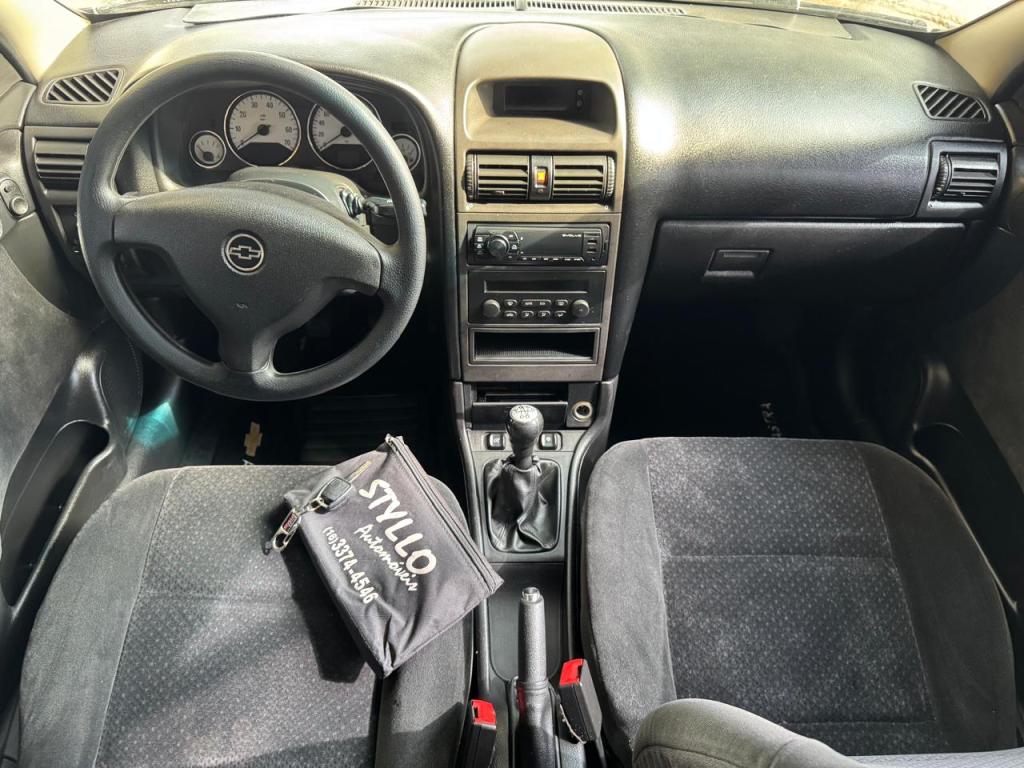 CHEVROLET Astra Hatch - Foto