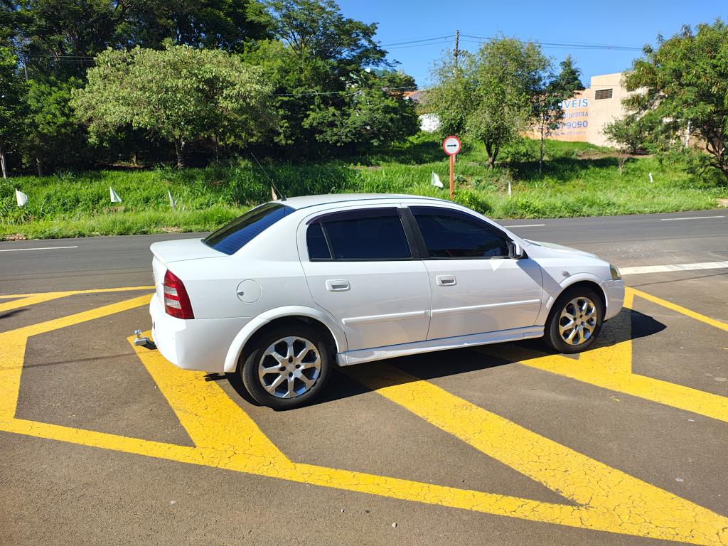 CHEVROLET Astra Sedan - Foto