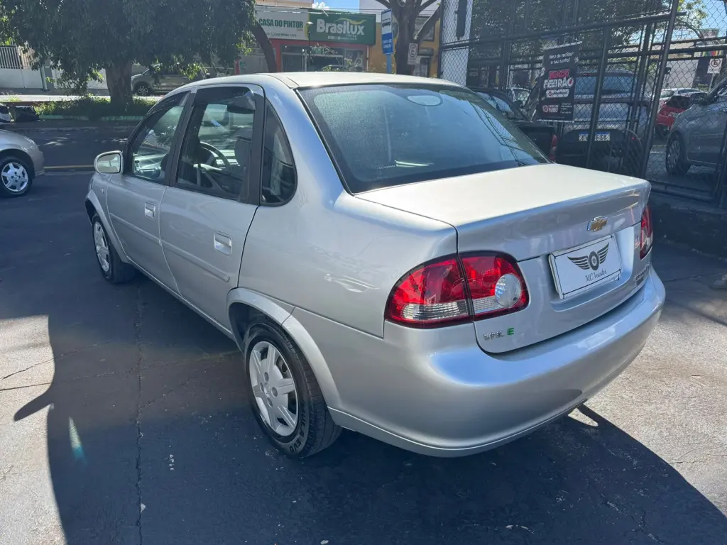CHEVROLET Classic Sedan - Foto
