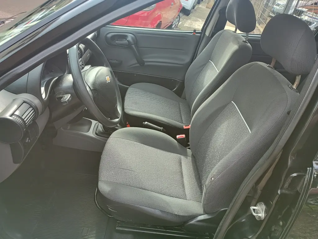 CHEVROLET Classic Sedan - Foto