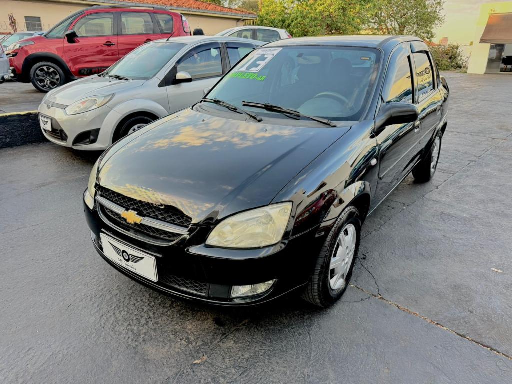 CHEVROLET Classic Sedan - Foto