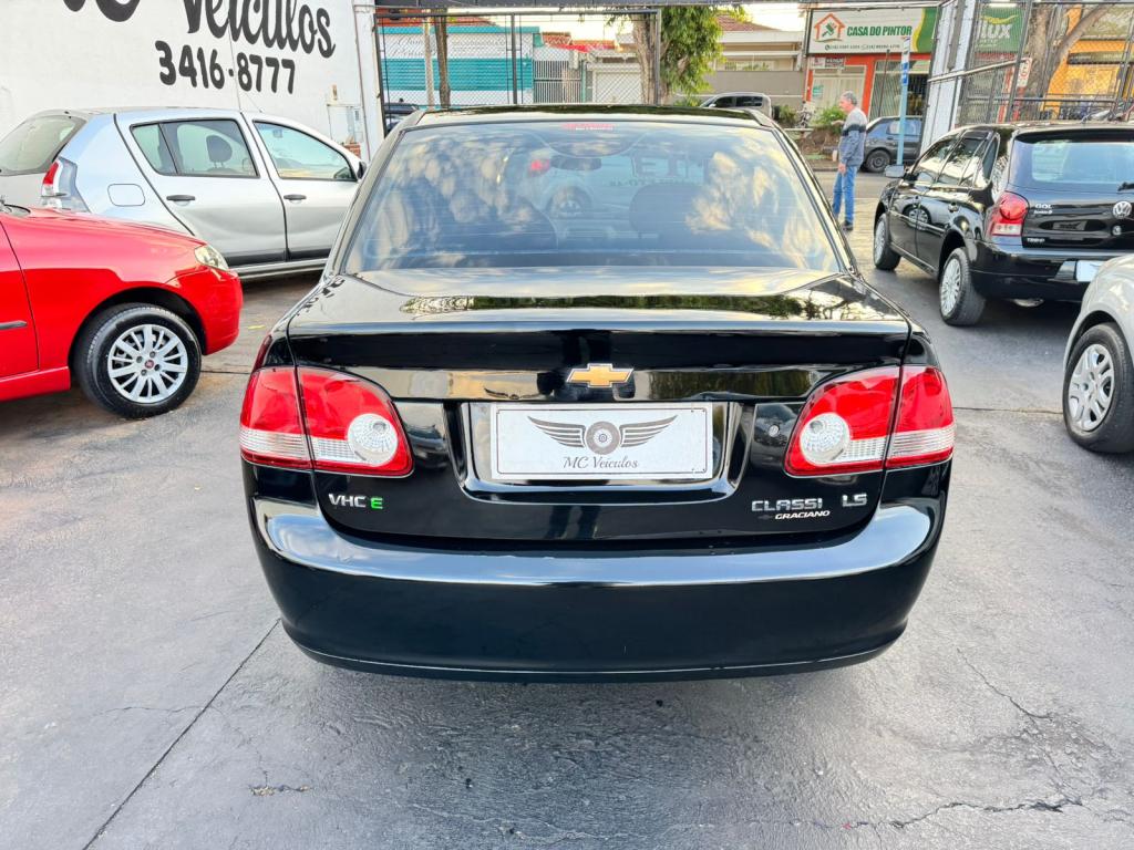 CHEVROLET Classic Sedan - Foto