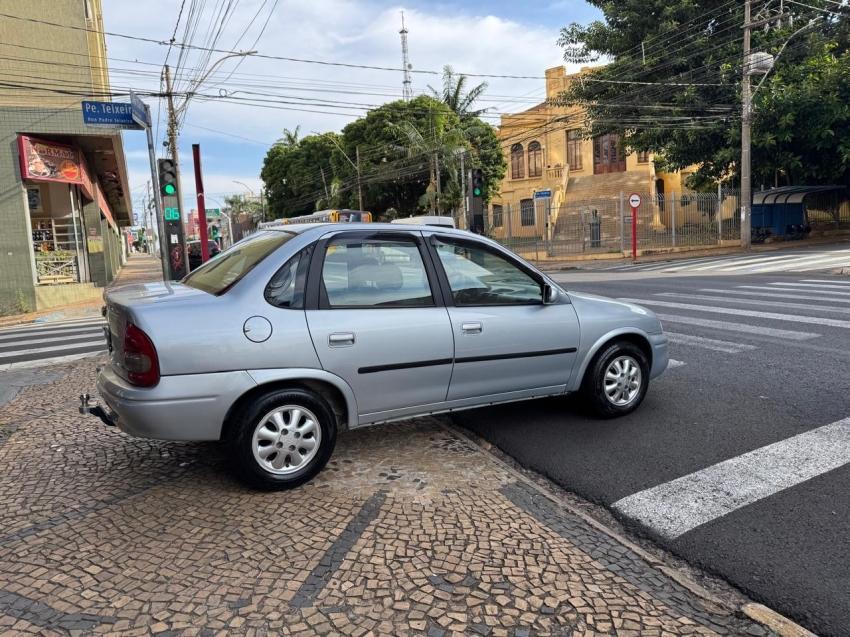 CHEVROLET Classic Sedan - Foto