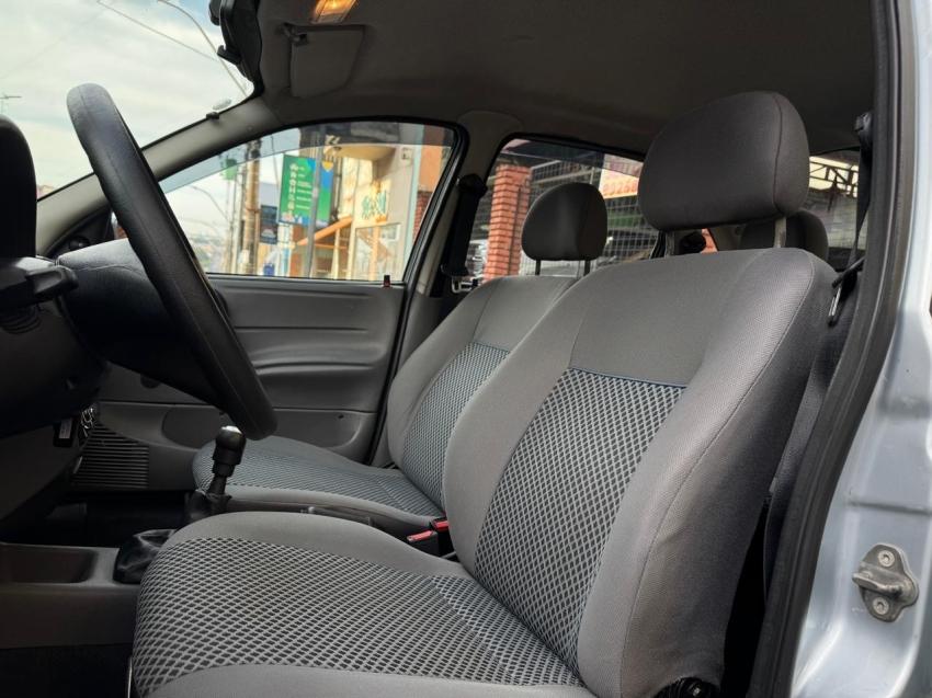 CHEVROLET Classic Sedan - Foto