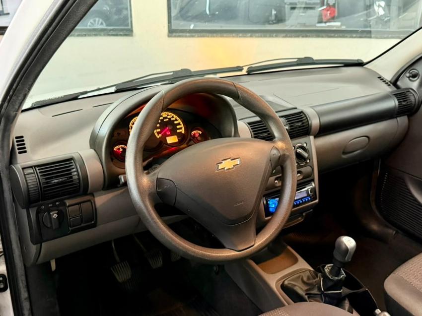 CHEVROLET Classic Sedan - Foto