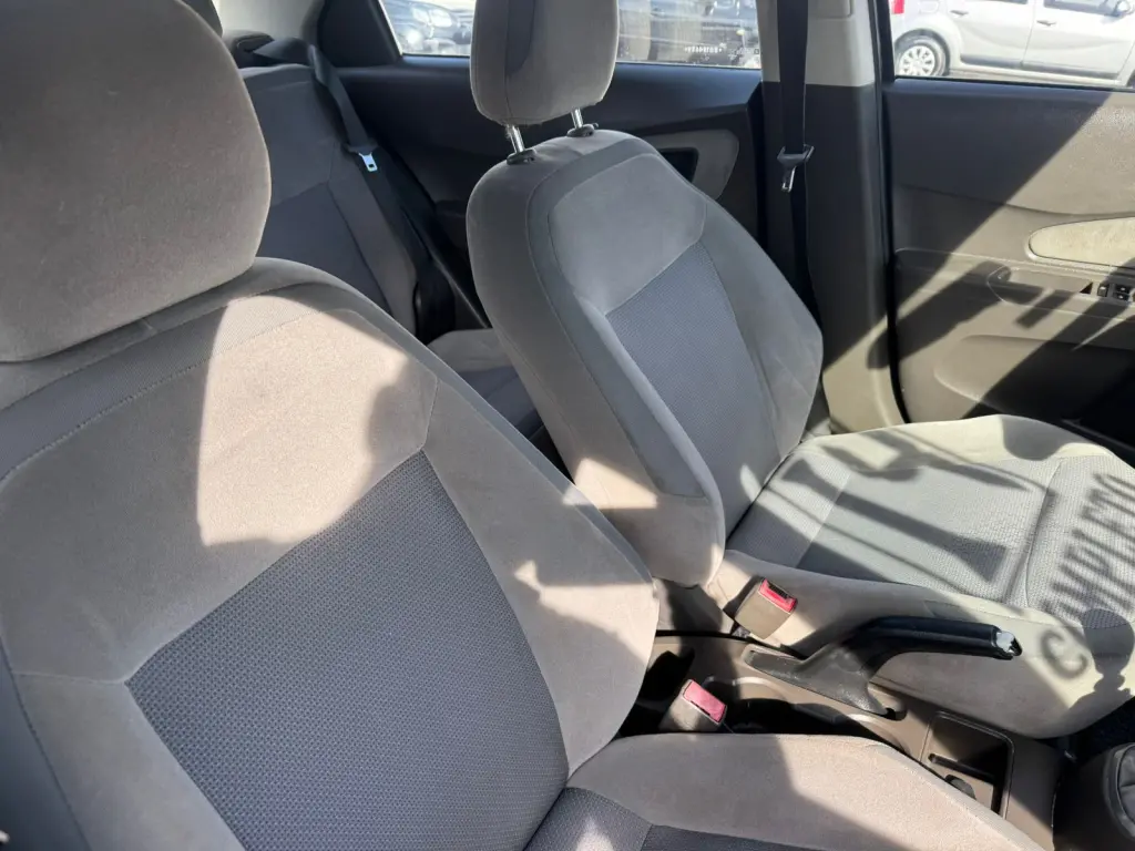 CHEVROLET Cobalt - Foto