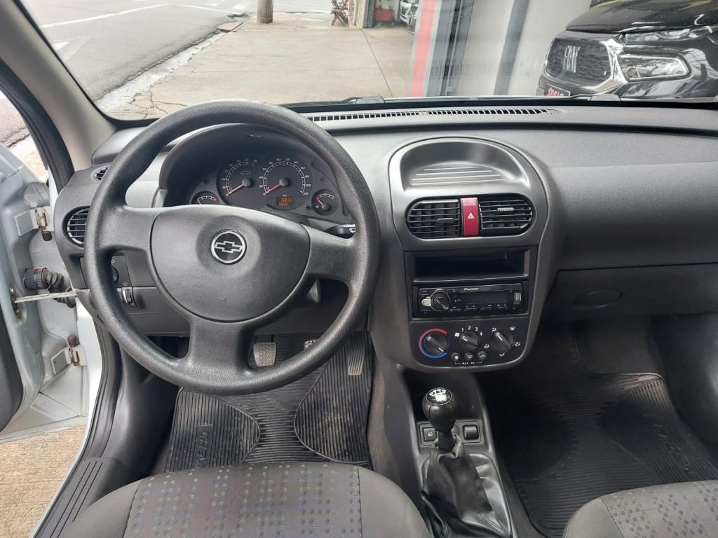 CHEVROLET Corsa Hatch - Foto