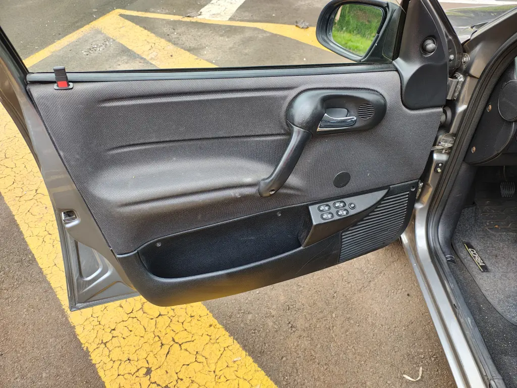 CHEVROLET Corsa Sedan - Foto