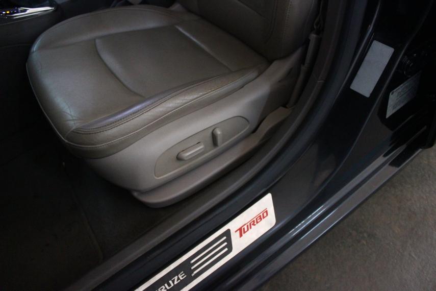 CHEVROLET Cruze Hatch - Foto