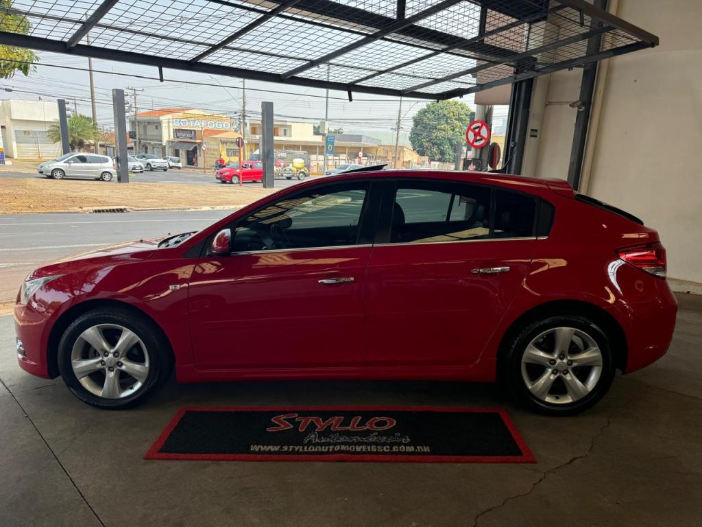 CHEVROLET Cruze Hatch - Foto