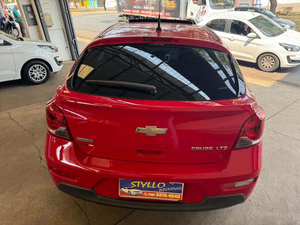 CHEVROLET Cruze Hatch - Foto