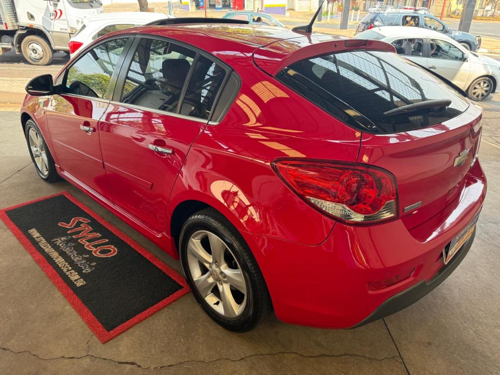 CHEVROLET Cruze Hatch - Foto