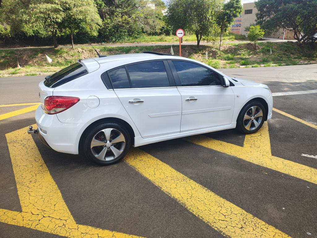 CHEVROLET Cruze Hatch - Foto